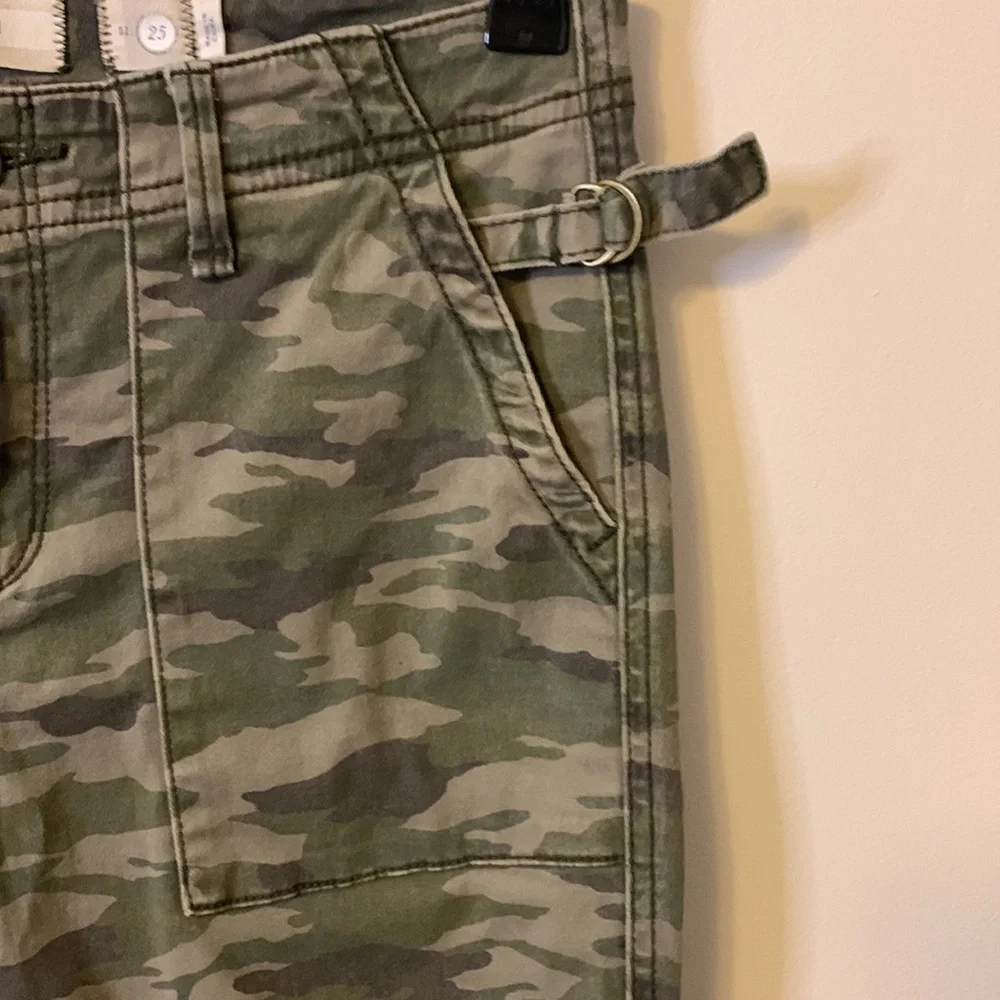 Anthropologie HEI HEI Camouflage Camo Pants Skinny Size 25